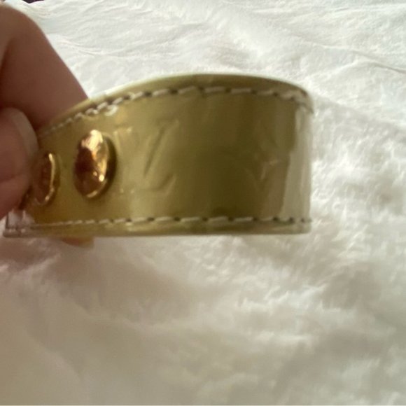 Louis Vuitton Luxury Light Green Monogram Gold Snap Bracelet comes with COA - Picture 6 of 14